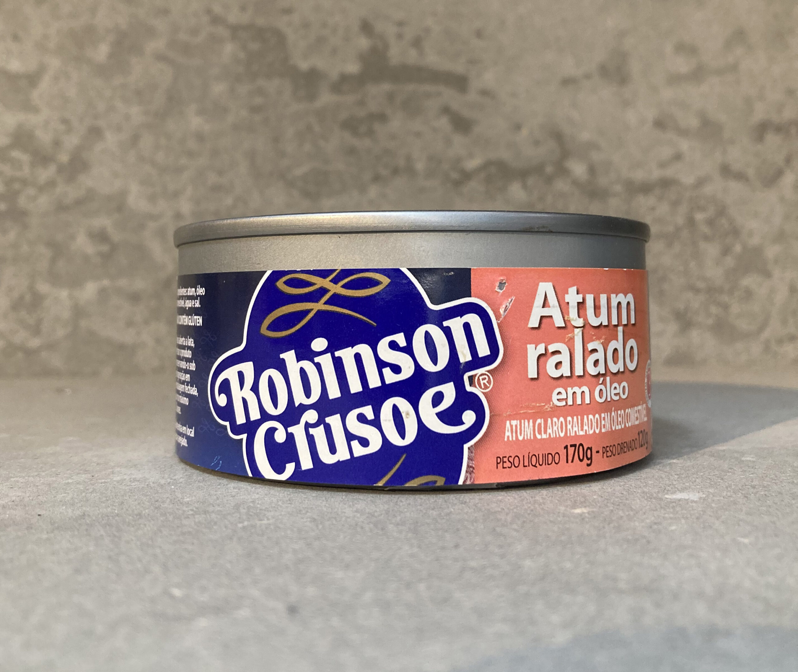 A can of tuna by the company “Robinson Crusoe“.